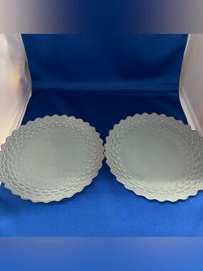 Anthropologie Scalloped Piecrust 8” Dessert Salad Plate Gray Stoneware Set of 2